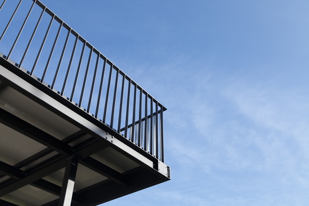 Metallgeländer eines Balkons.