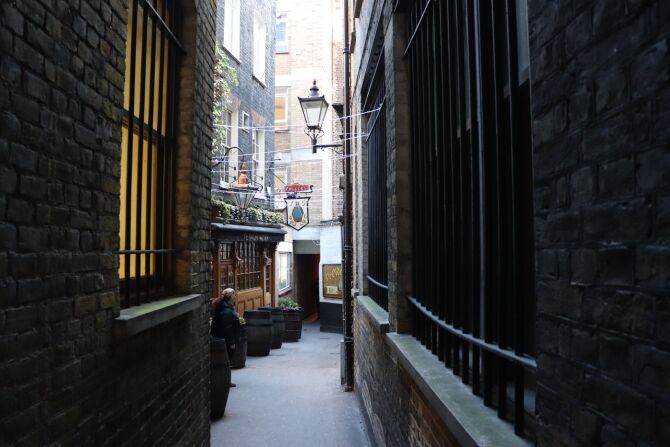 Find A Mediaeval Drinking Hole In Holborn