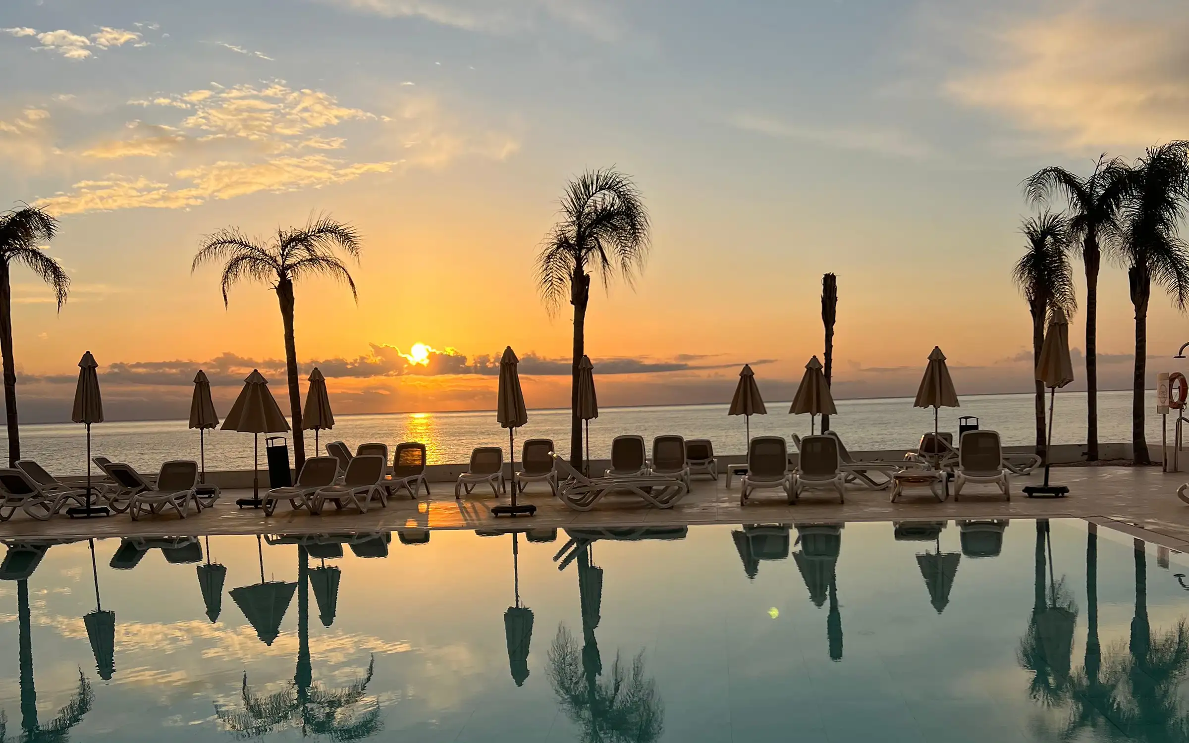 Solnedgang på Hotel Cap Negret - med Expa Travel