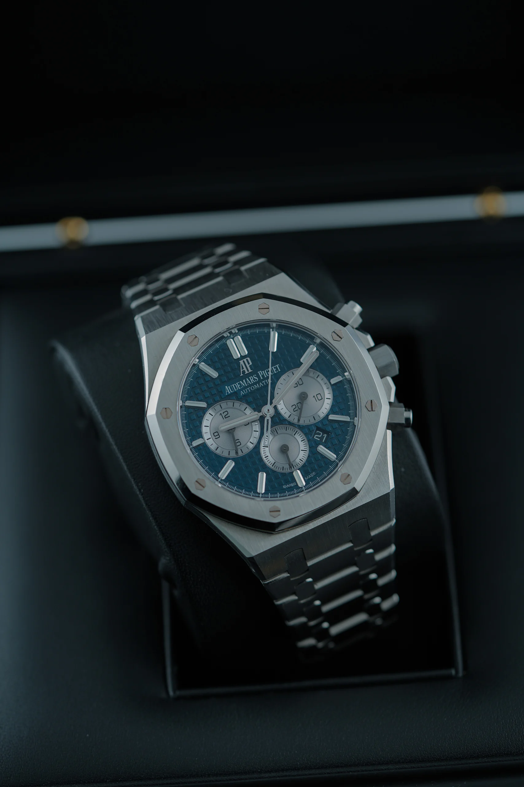 Audemars Piguet Royal Oak Chronograph Blue 26331ST in a presentation box – Omar’s Timepieces Dubai