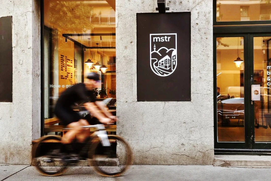 mesterbike_outside_kroki studio