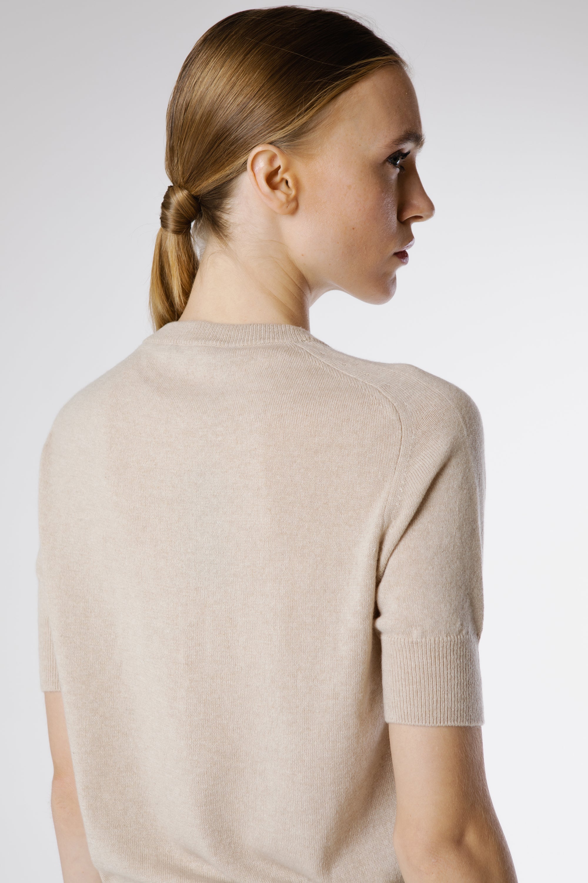 Close-up detail of the Hamlet Cashmere Pullover Silk showing the ultra-soft cashmere-silk blend and fine knit texture.