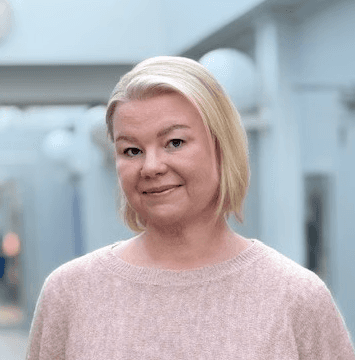 man wearing white V-neck shirt