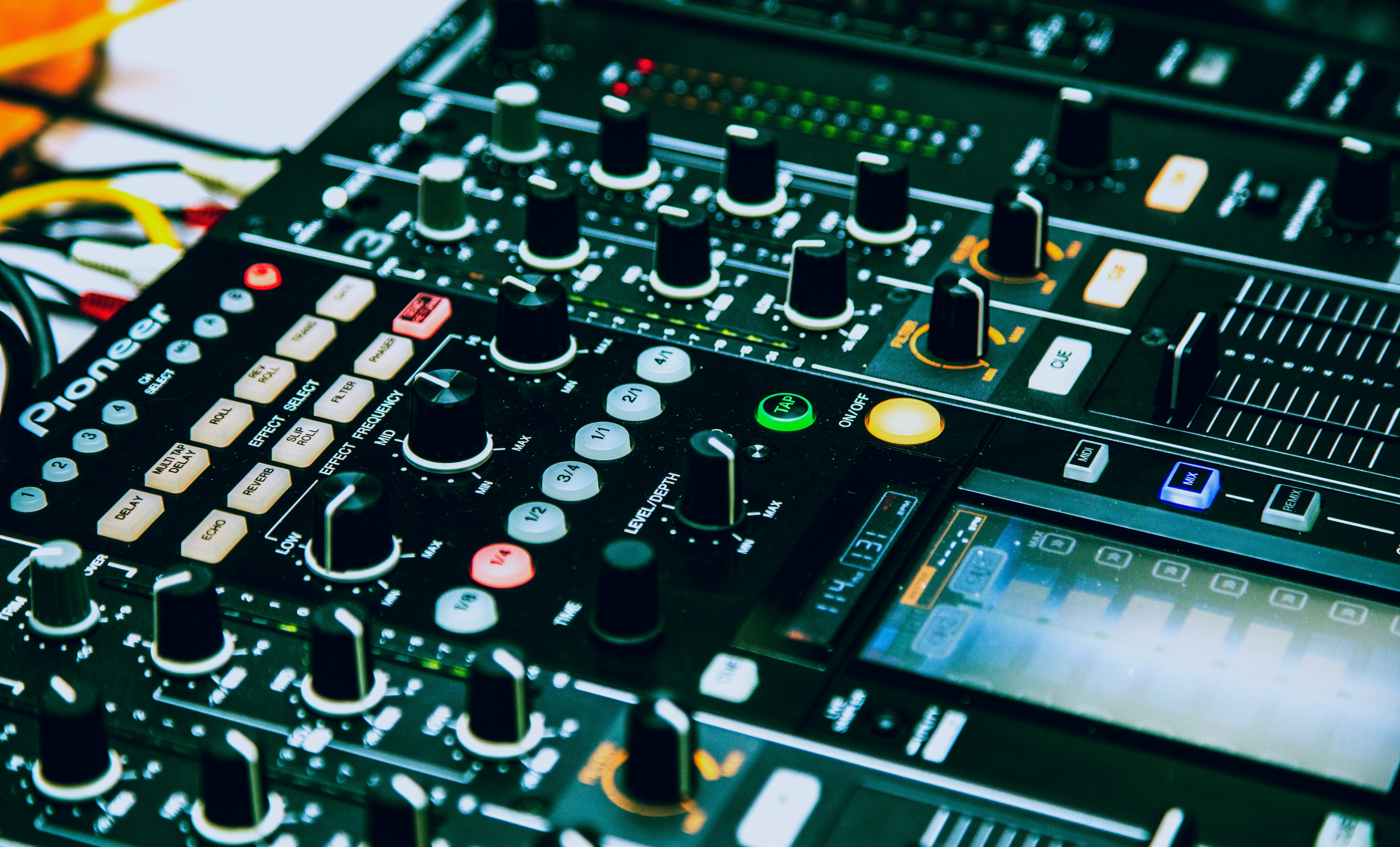 audio mixer by pioneer