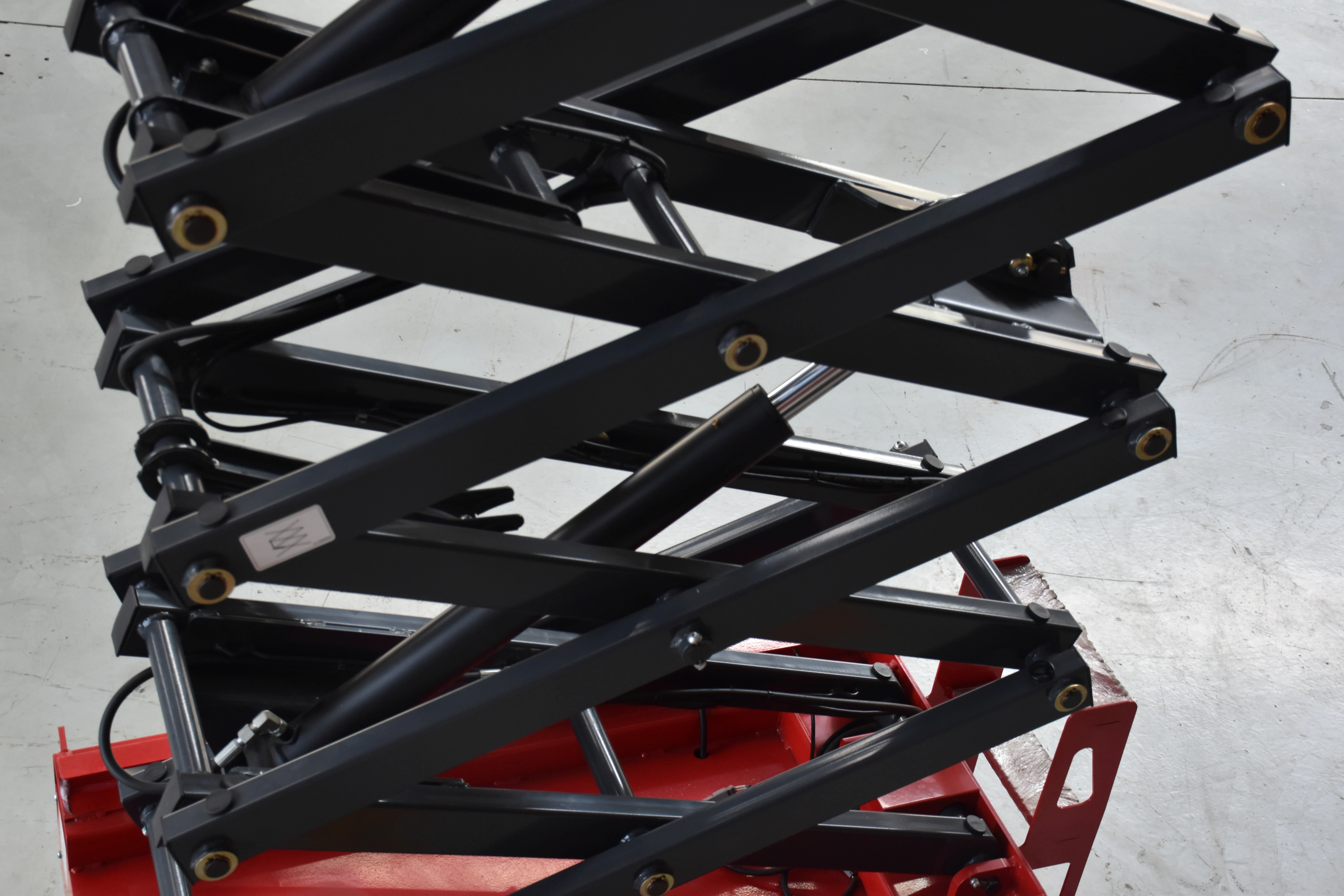 What Is a Scissor Lift Mechanism