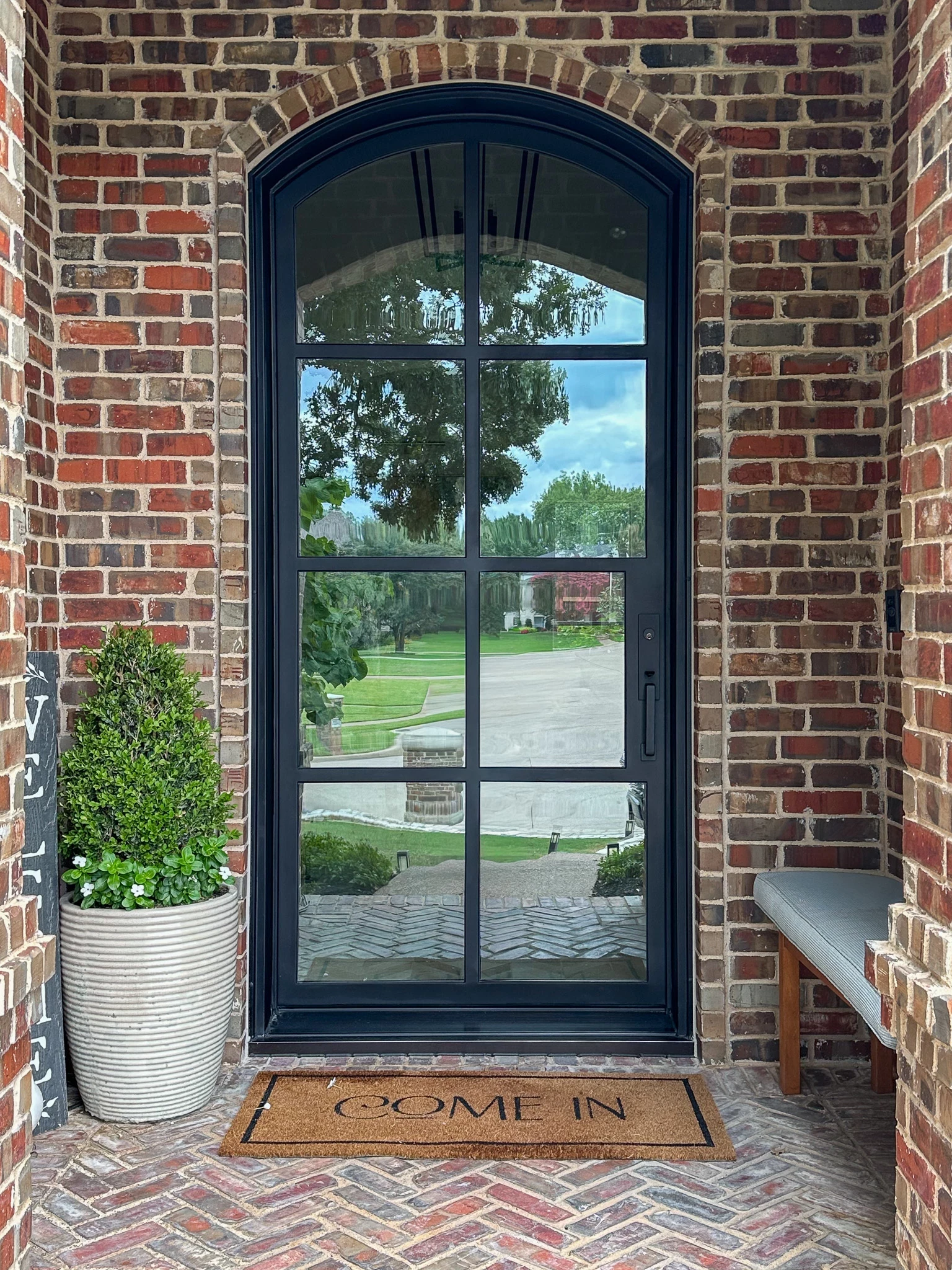 Transitional single door installed by M2 Metals on a DFW home