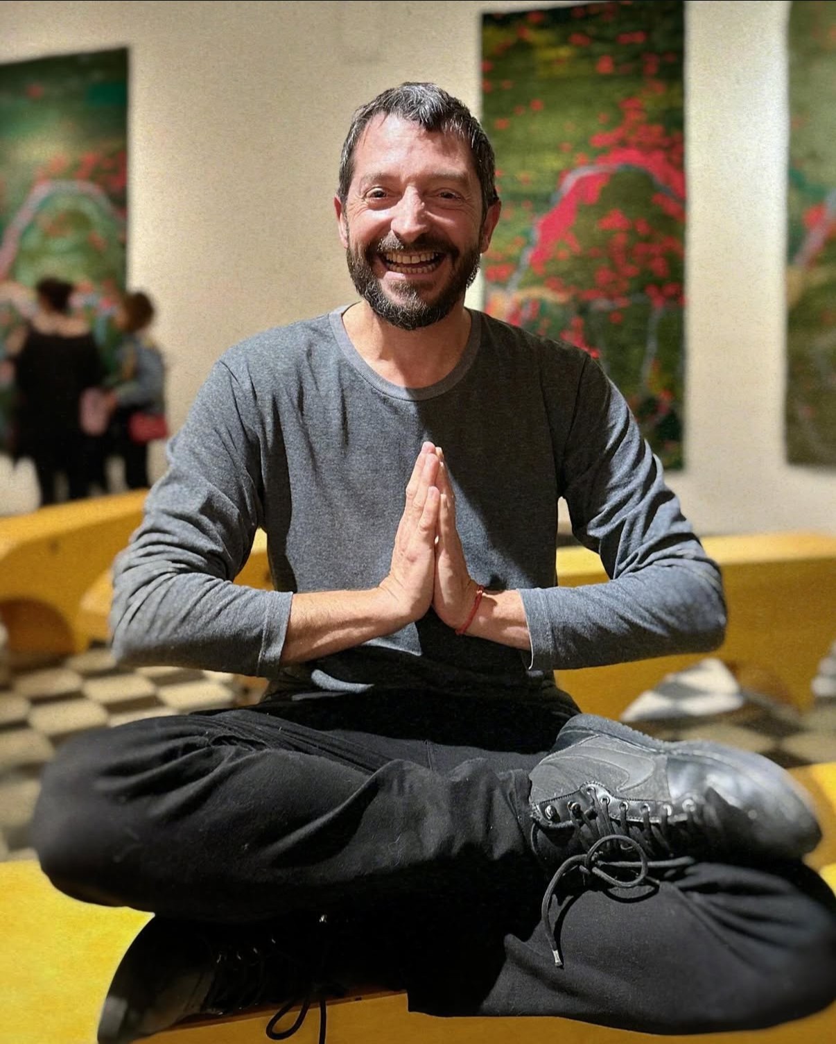 Diego Obligado Galería de Arte - Diego Vergara. Dibujos. Lo numinoso, Examen de conciencia y Los próximos. Pertenecientes al tríptico Estado de situación Grafito sobre papel - 70 x 50 cm. CU - 2024