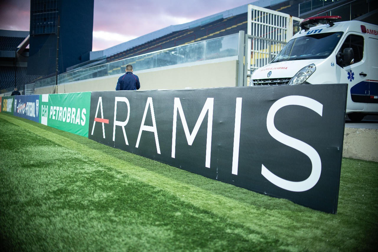 Estratégia não-óbvia: entenda por que a Aramis está patrocinando o futebol feminino