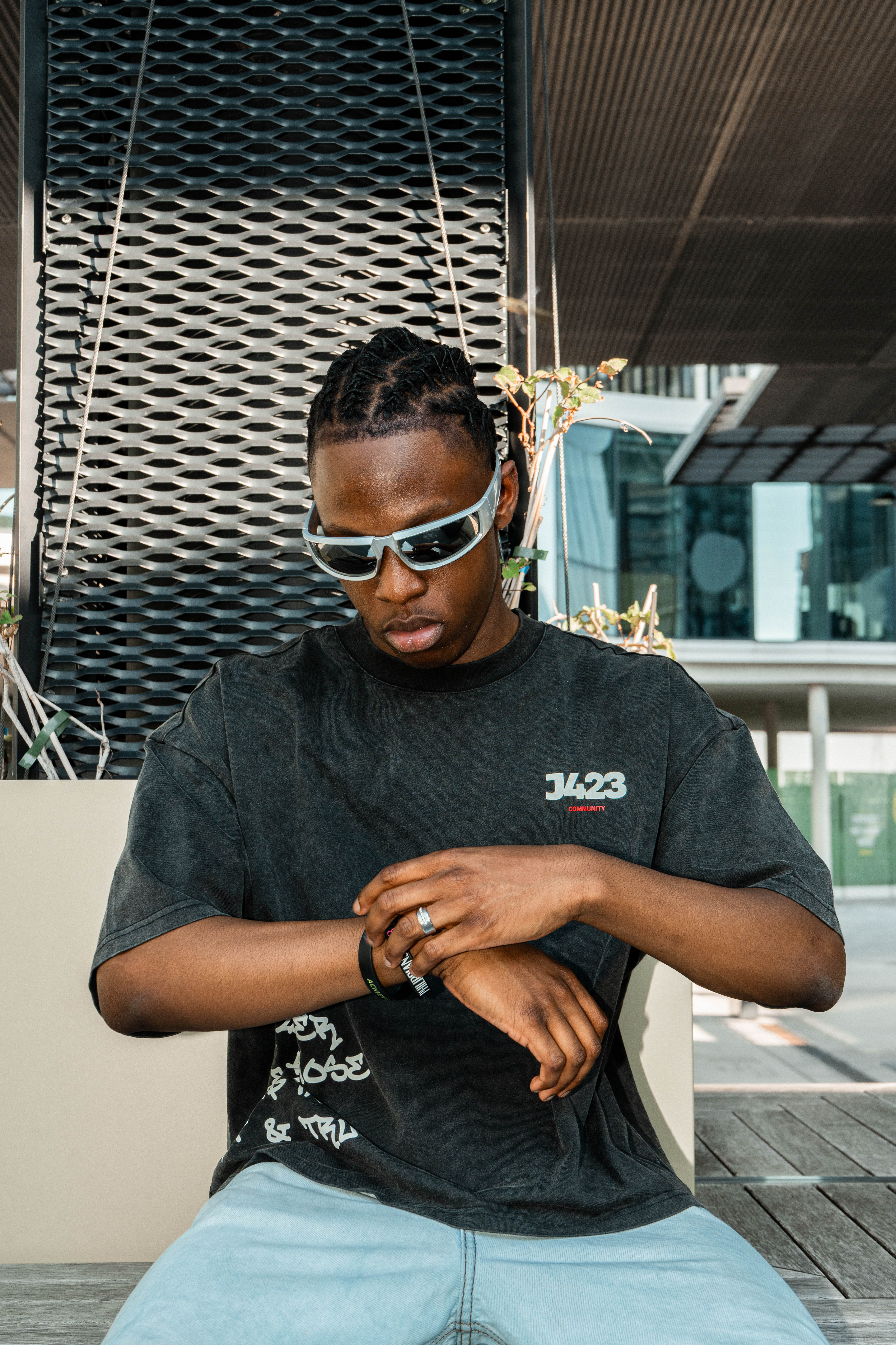 Lookbook — Detail Shot 2, 1:1