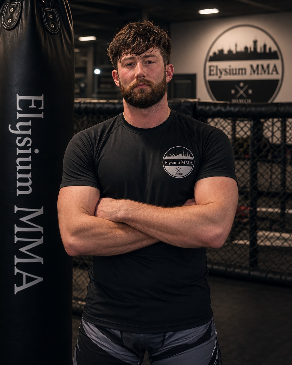 Trainer David von Elysium MMA München im Gym