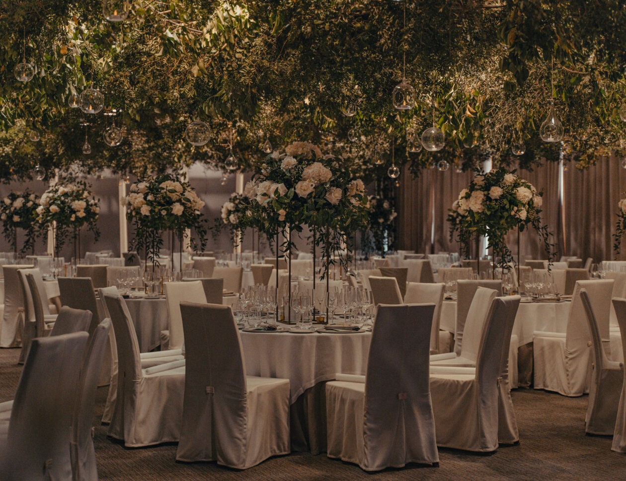 Jardín decorado para celebración romántica