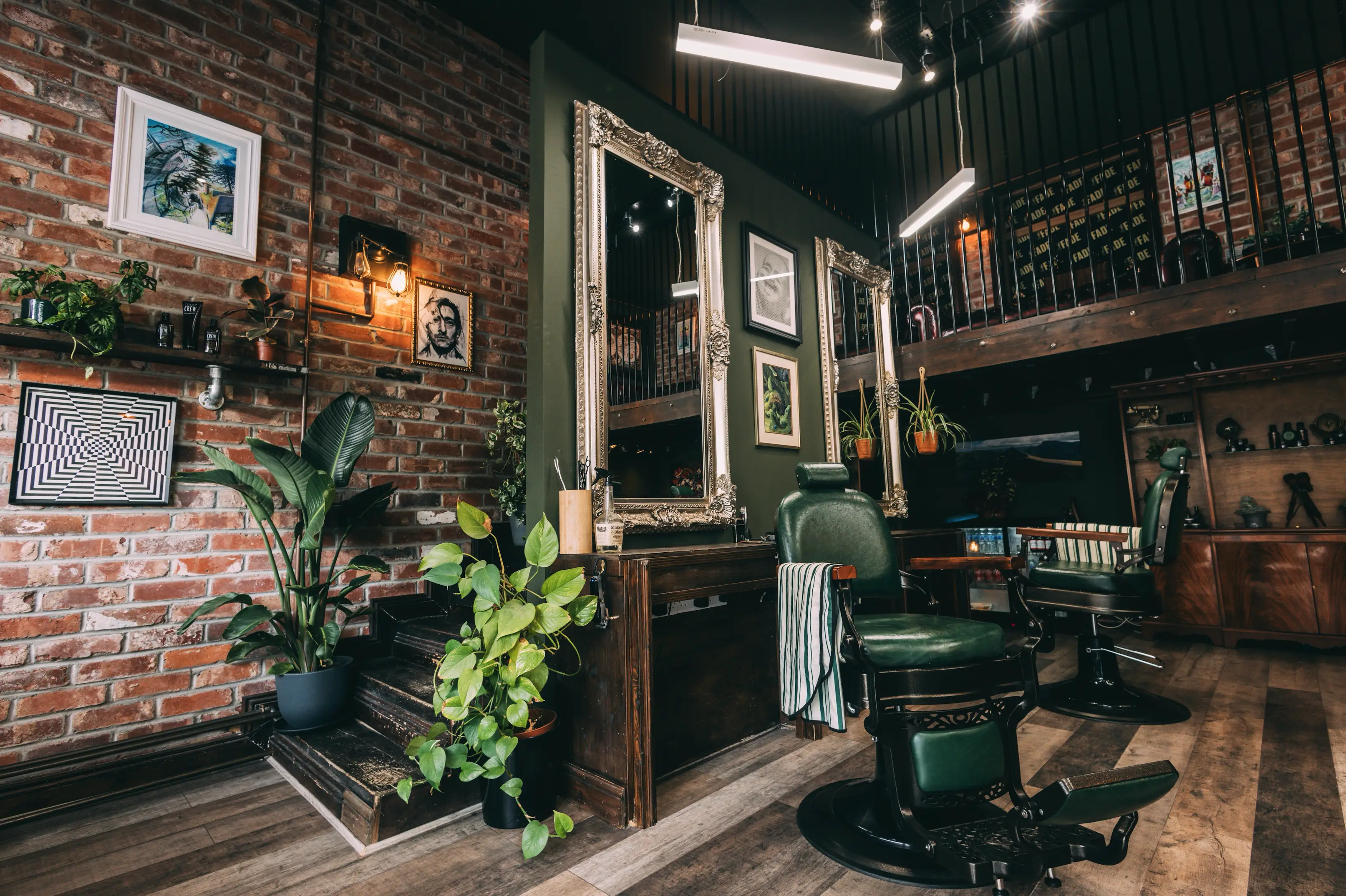 Premium Welcoming Green Barbershop Chair