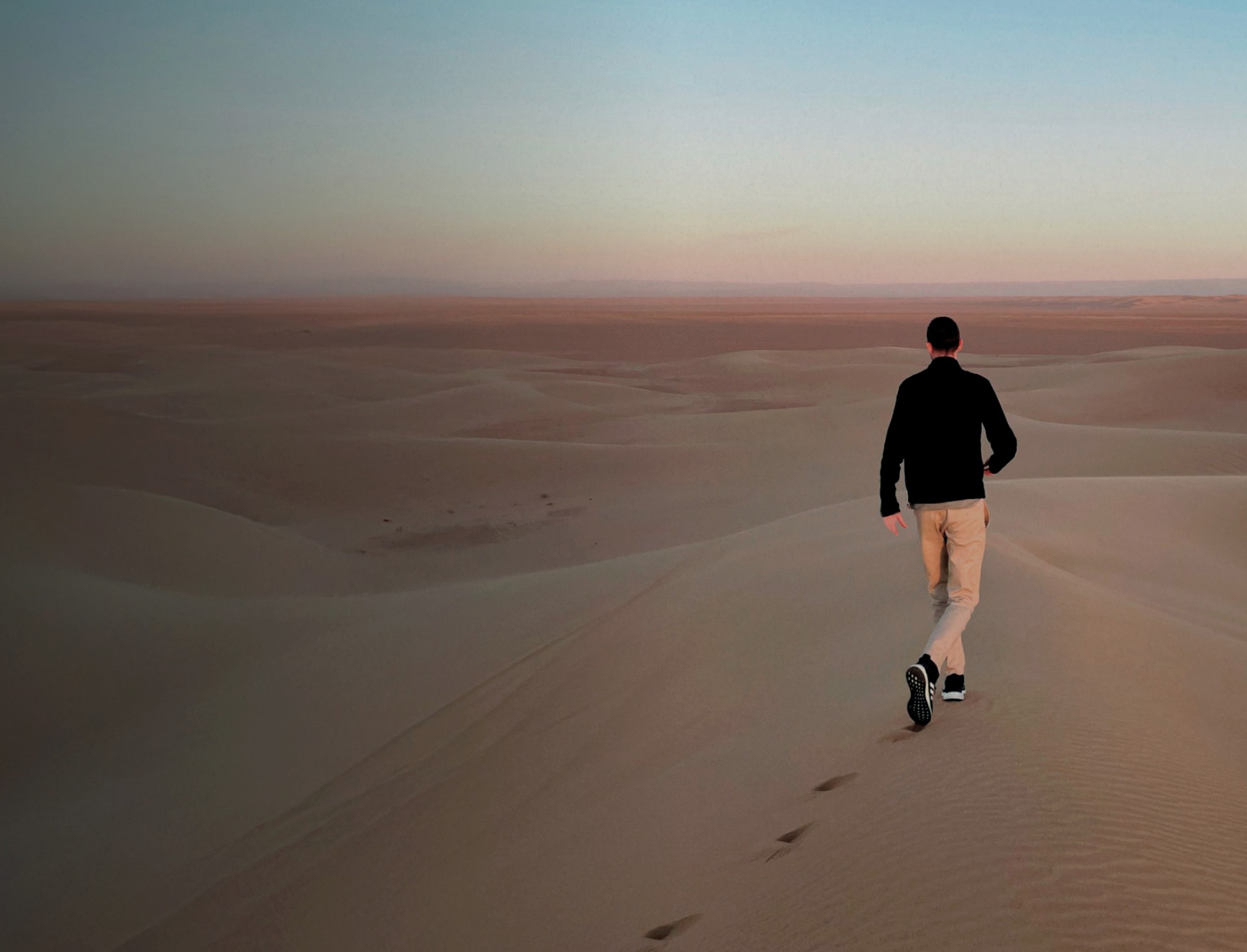 Dynamic picture of a cyclist riding downhill