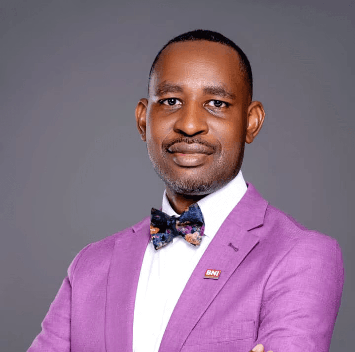 woman on focus photography