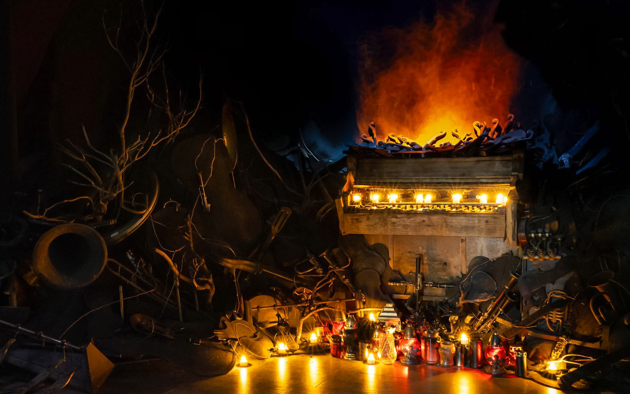 位於布拉格的莫札特互動博物館展覽，設有發光鋼琴及多款樂器。