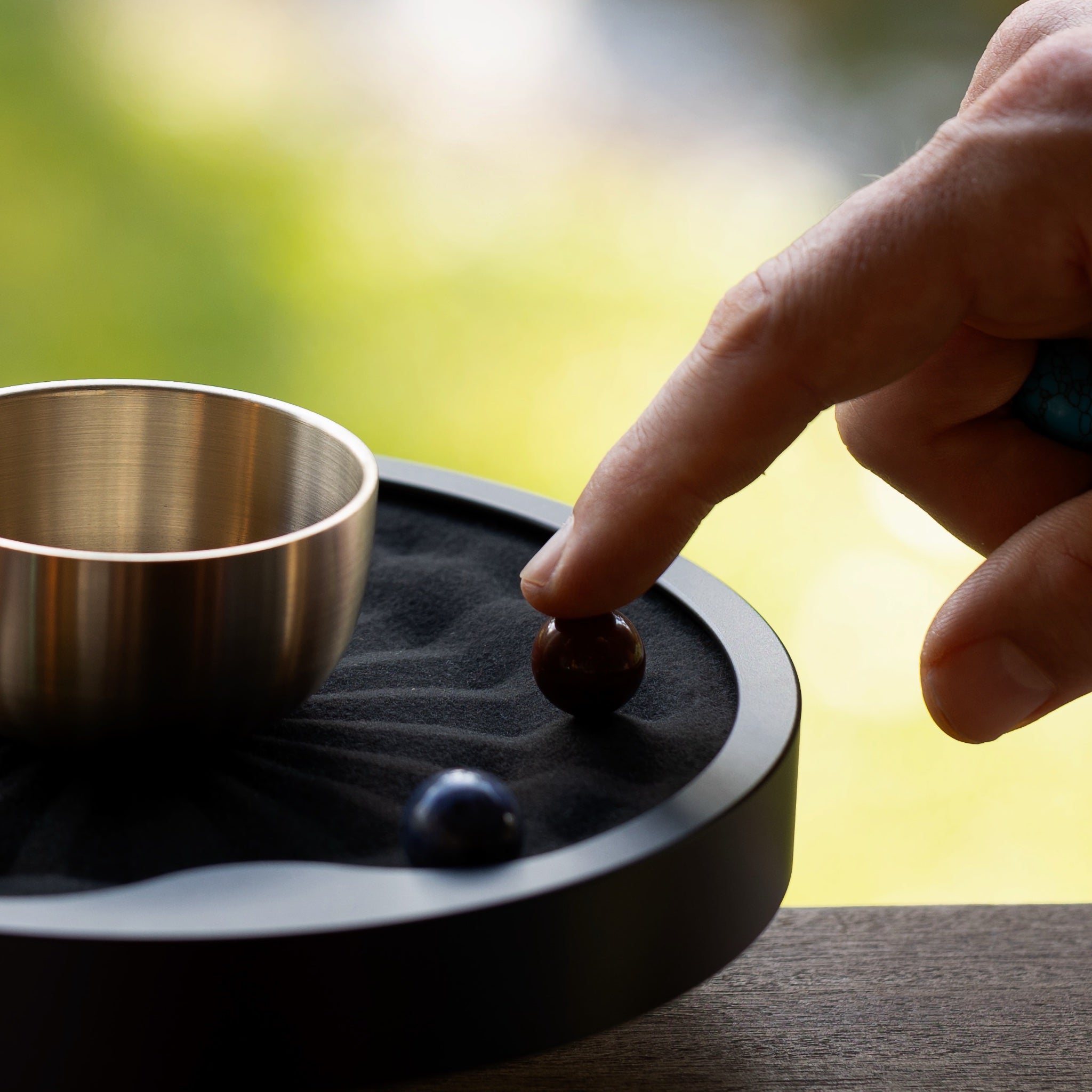 TAOO Kinetic Timer in white close up 