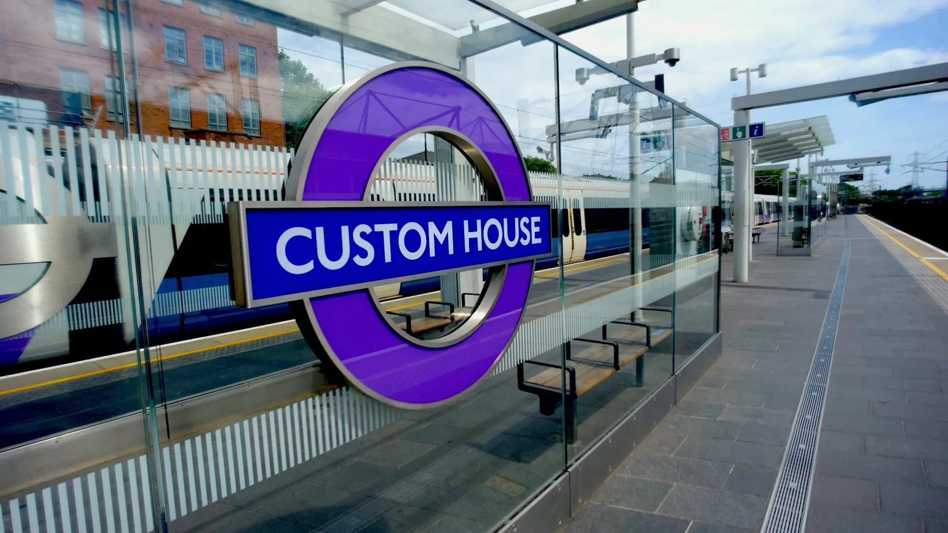 Custom House Elizabeth Line for Excel london is just 1 stop and an 8 minute journey to CReative kin podcast studio based at Woolwich Works.