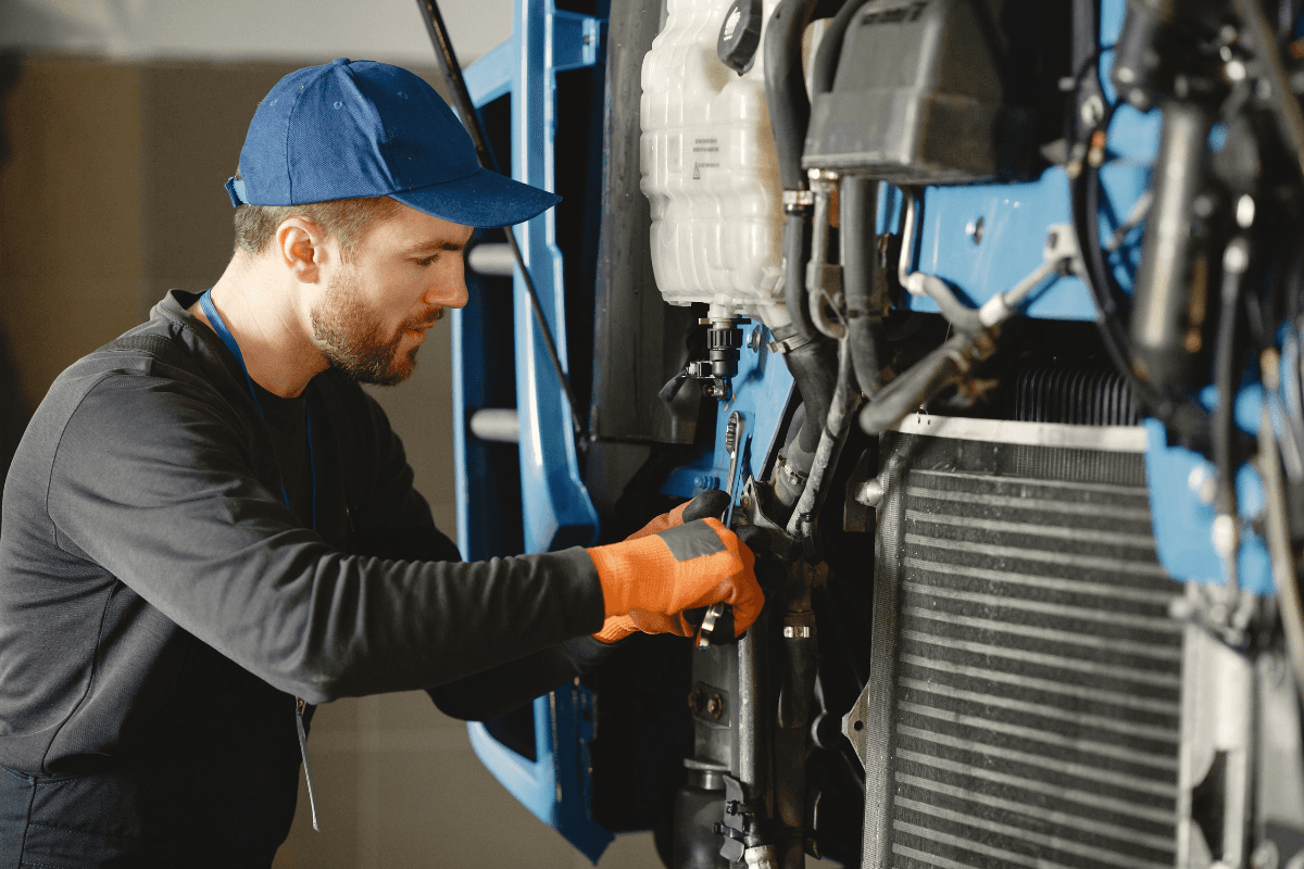 AC Repair and HVAC Contractor in Lake Clarke Shores, FL