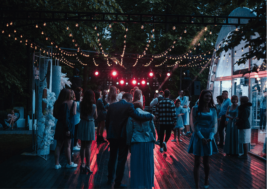 évènement d'entreprise avec des collaborateur qui discutent