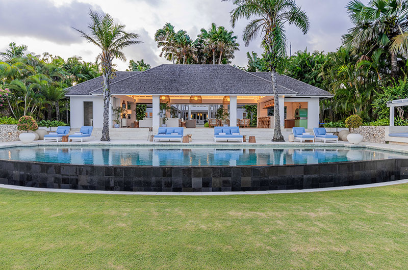 Dramatic Ungasan shoreline with turquoise sea. Explore exclusive real estate opportunities with our expert team.