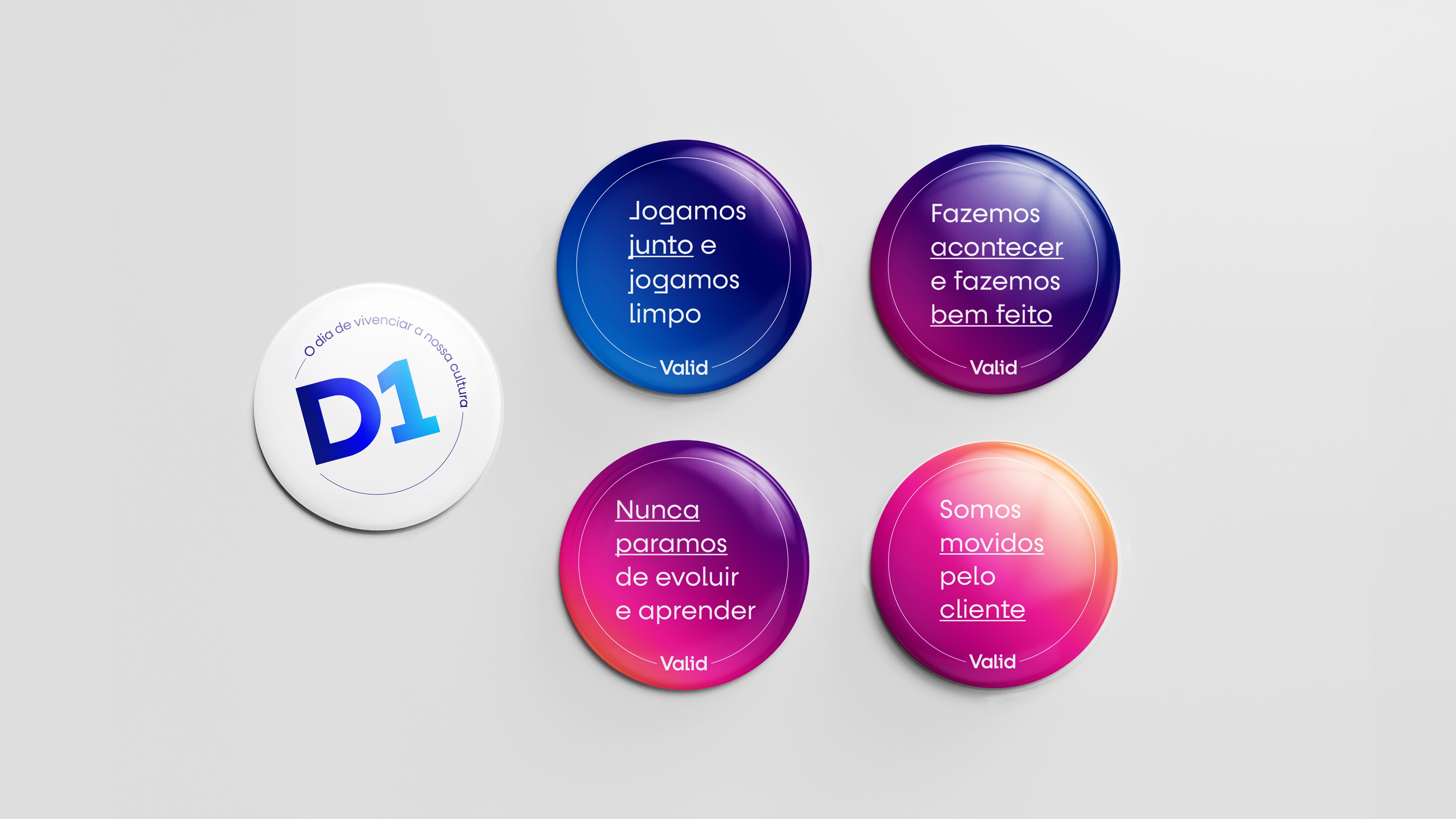 Entrepreneurs engaging in a lively discussion during a Bizz Buzz networking event.