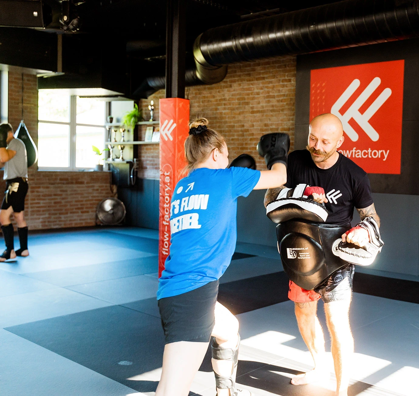 Flow-factory-community-spirit-flexible-kurse-all-levels-welcome-holistischer-ansatz-spaß-am-sport-1-kampfsport-in-braunau