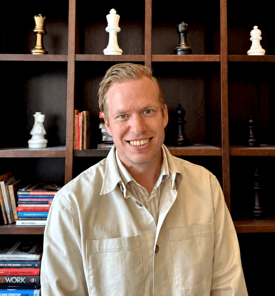 Jonas Karles, medrundare och rådgivare