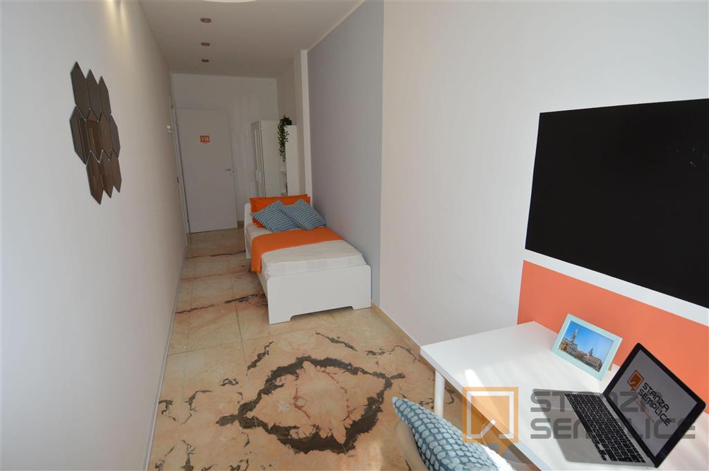 12-sqm room in Viale Corassori, Modena