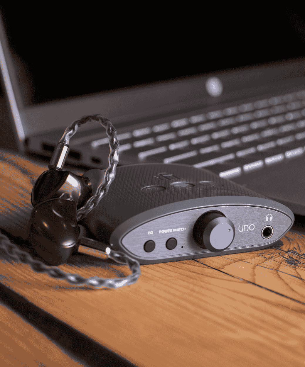 iFi Audio UNO - Lifestyle - LE STUDIO HIFI