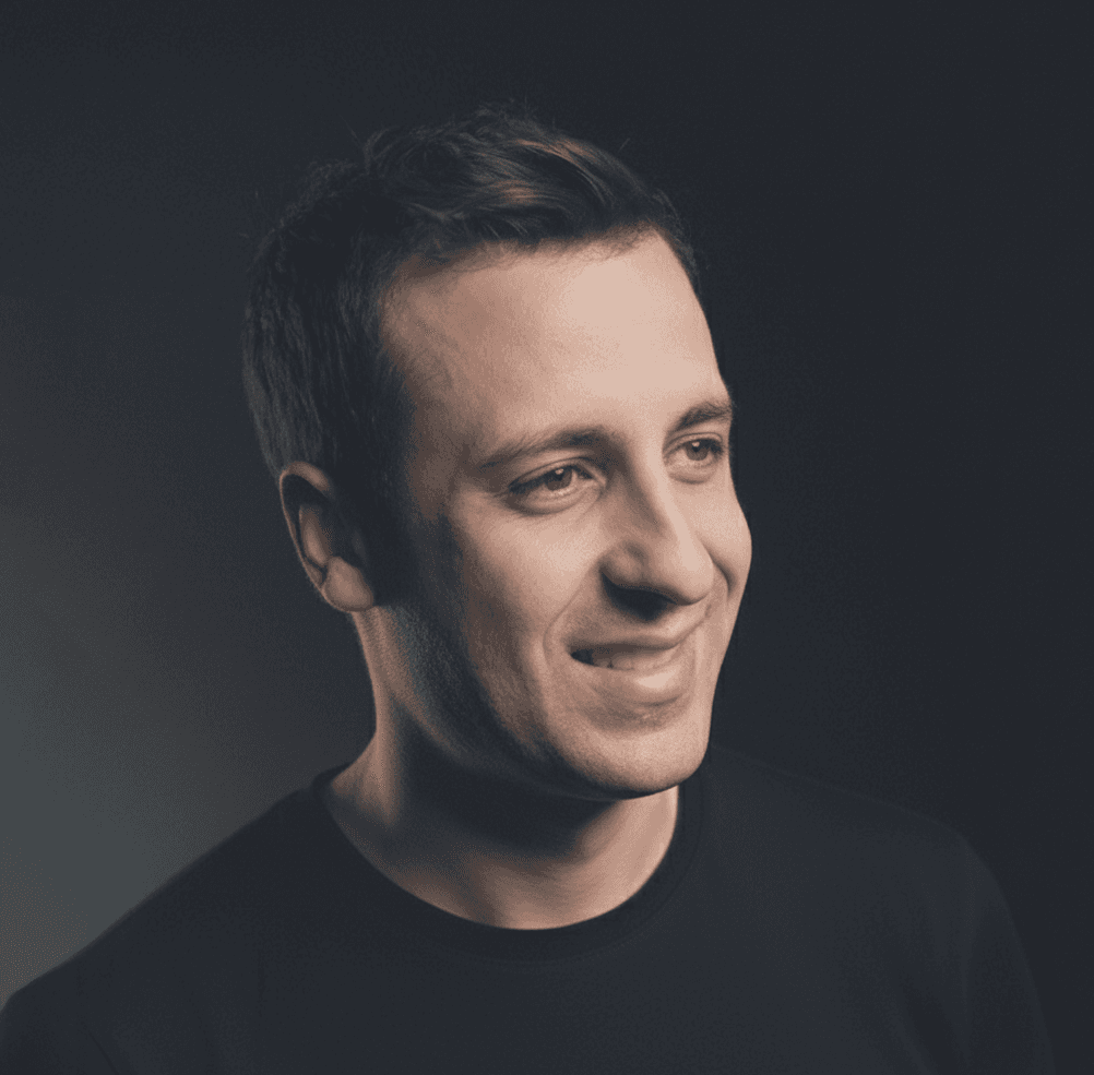 Professional headshot of Assaf Kashi, Award-Winning Product and UX leader