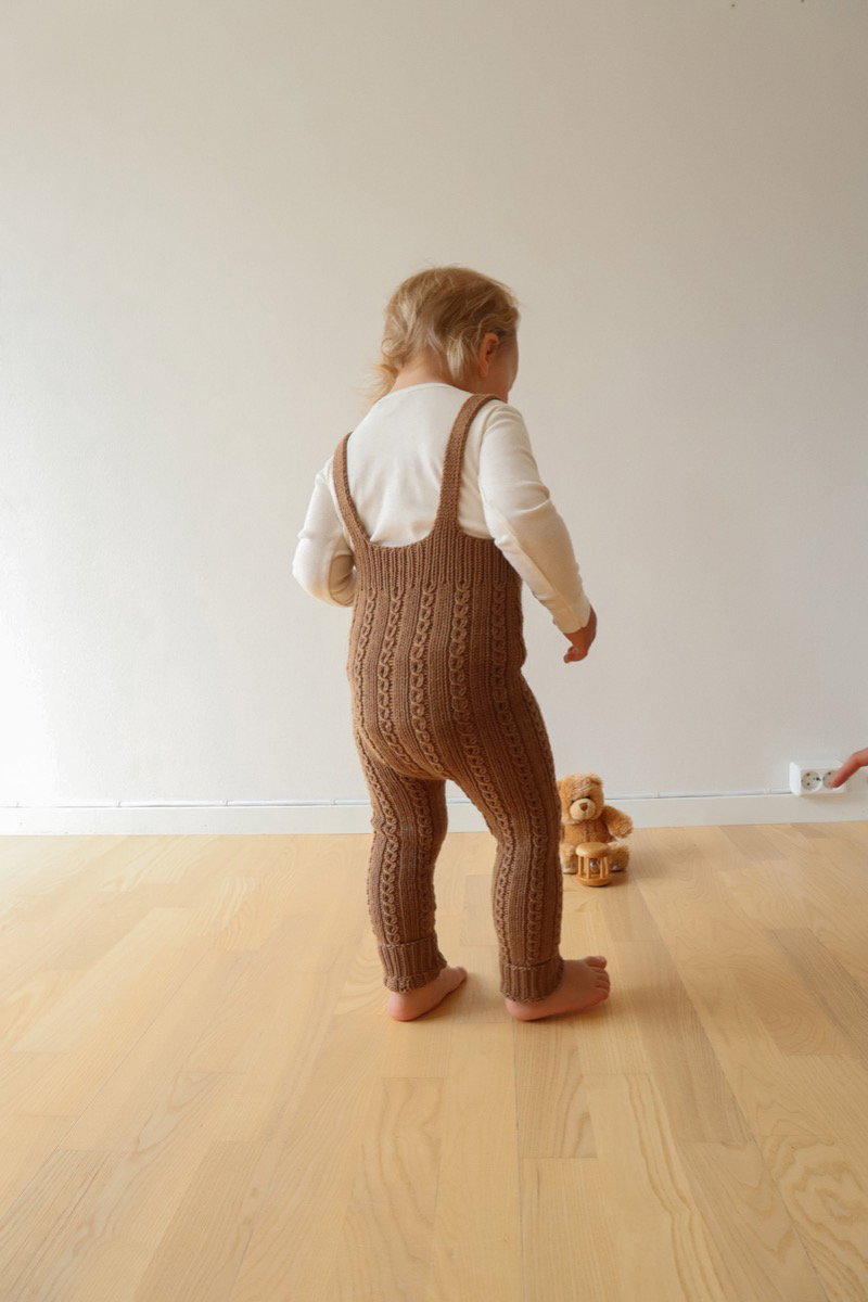 Cable Overalls knitting pattern, photo 4