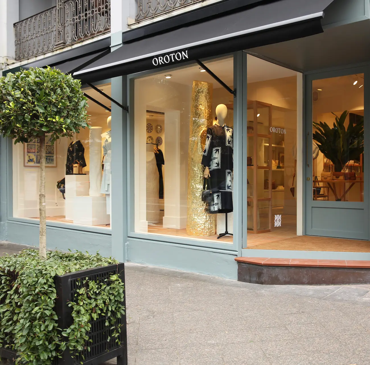 Storefront of Glassons