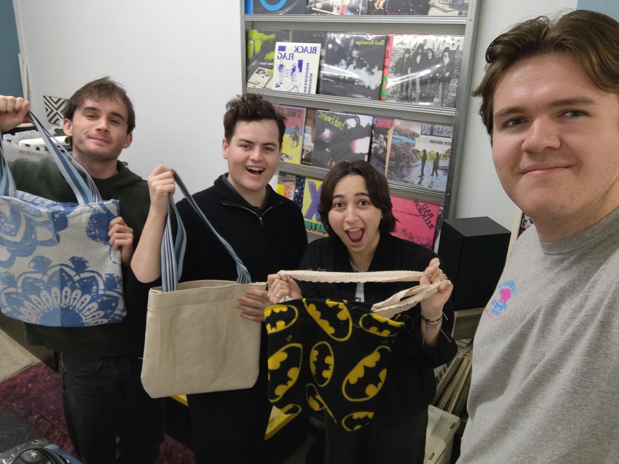 Theo Berry: 3 friends and Theo Berry with tote Bags