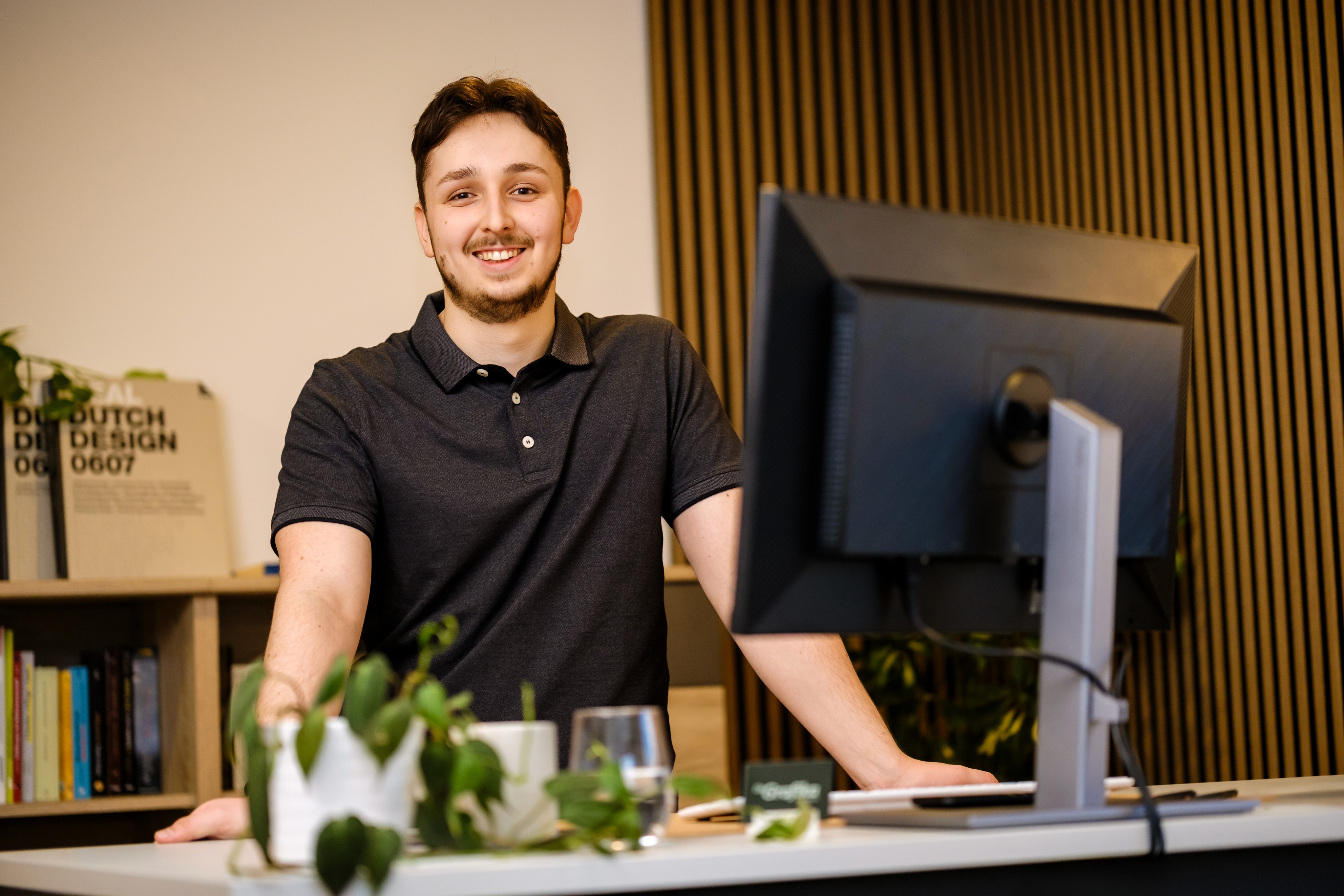 Roland an seinem Arbeitsplatz