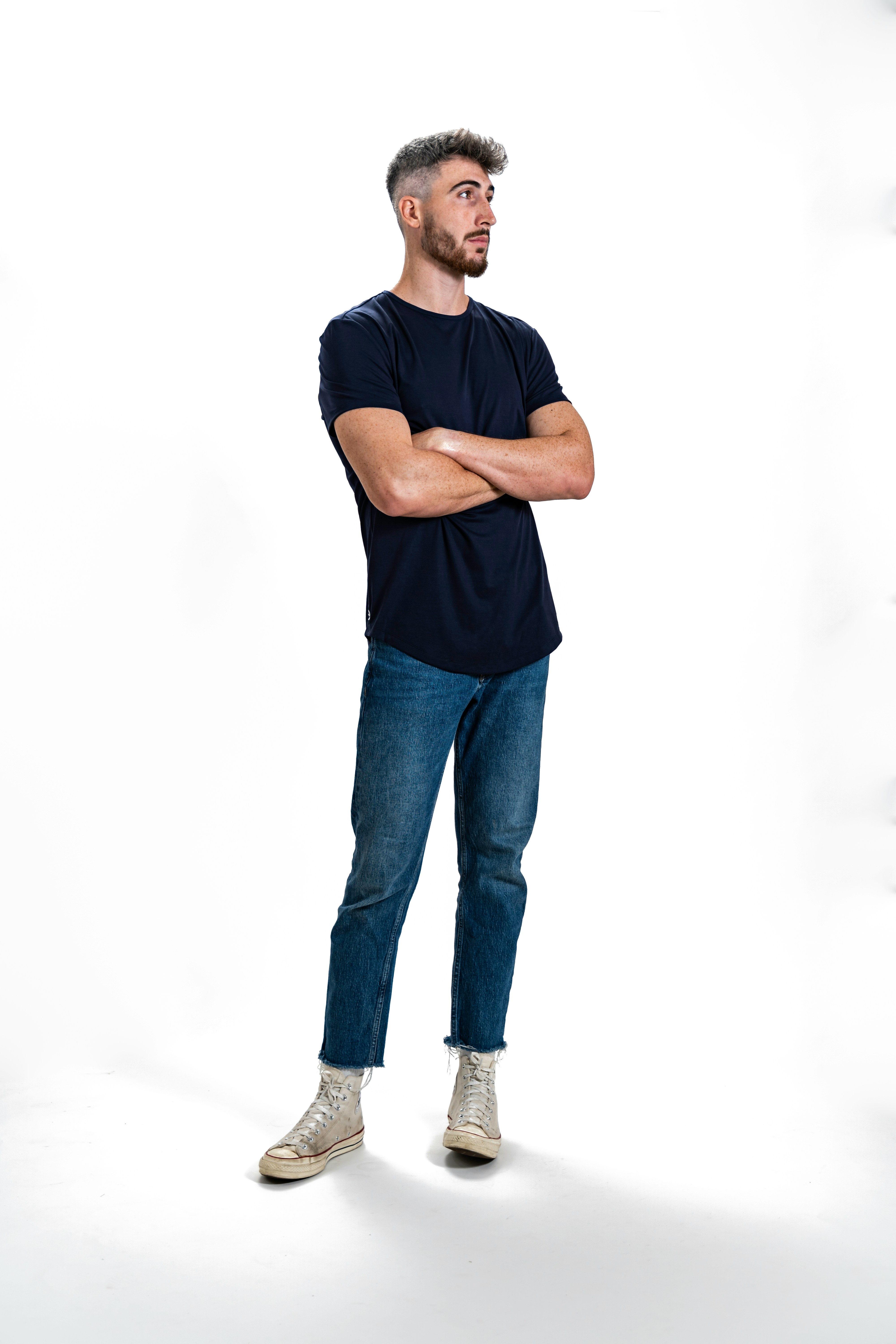 Mid-rise mom jeans