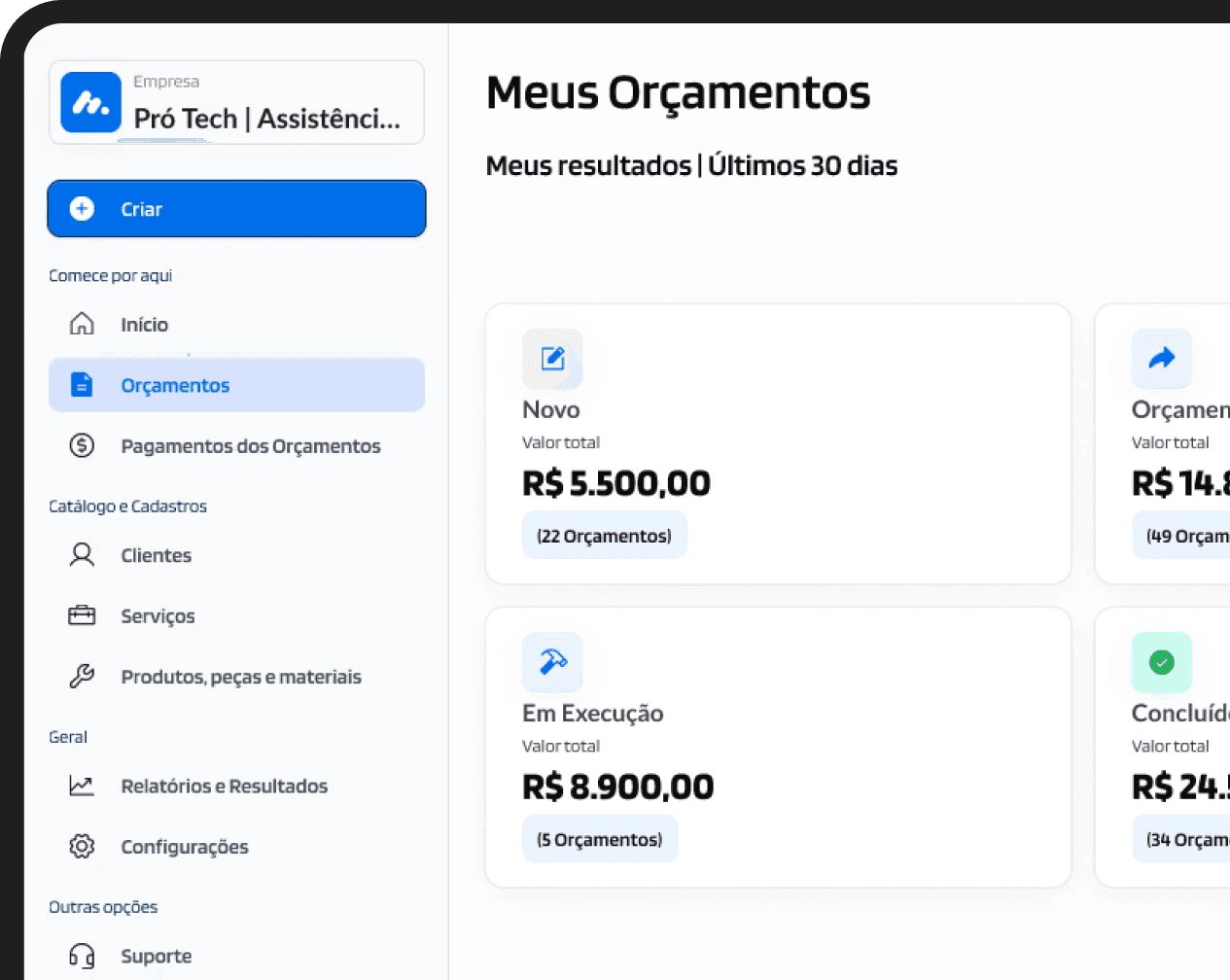 Uma interface minimalista com logotipo, menu de navegação e área de conteúdo, apresentando um layout de design limpo.
