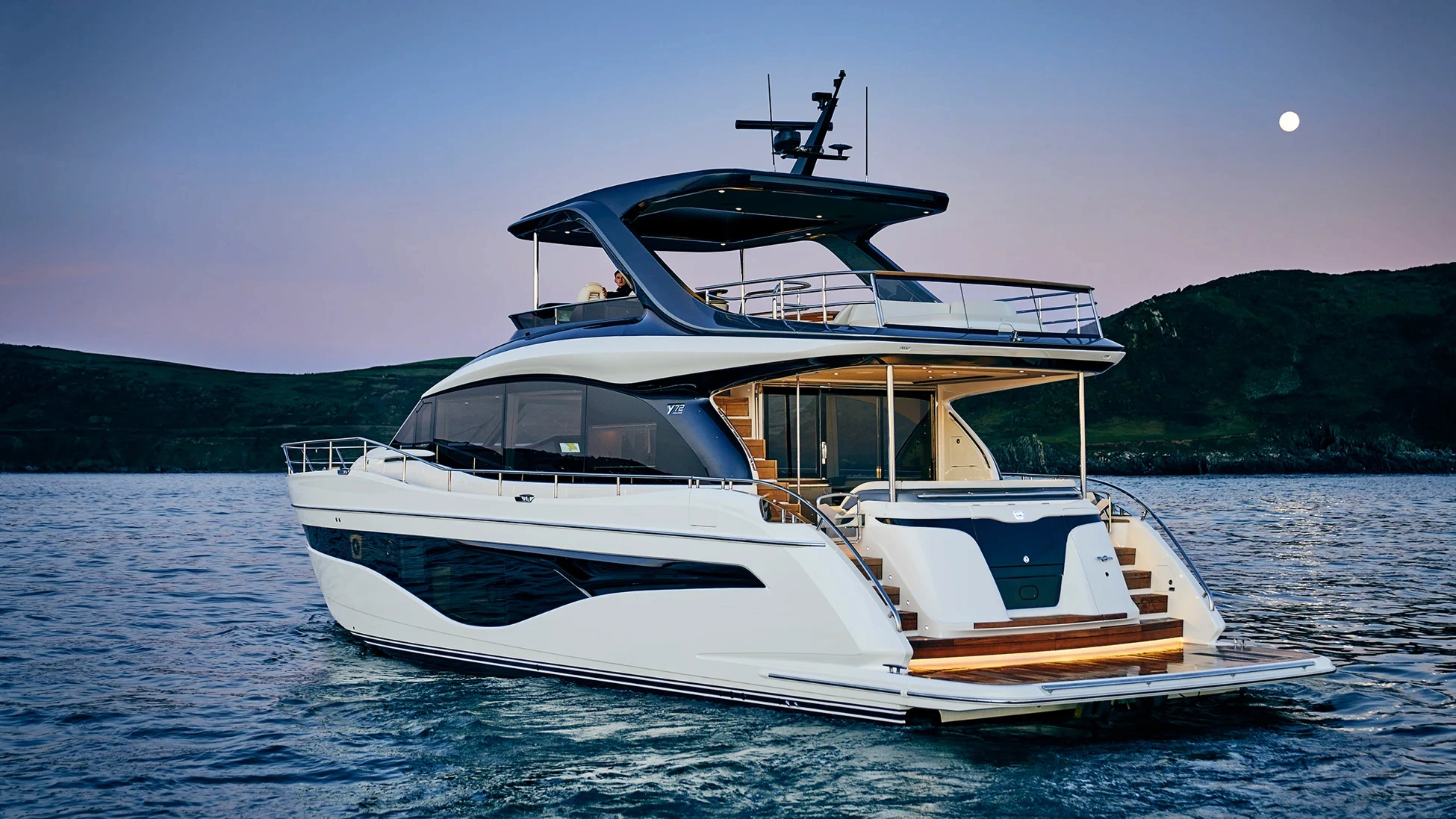 Princess Y72 Stern