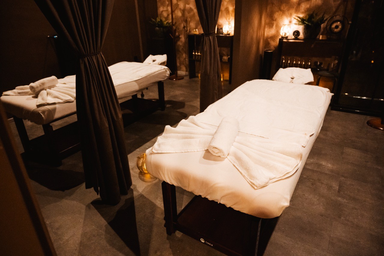 Profesionální thajská masáž a relaxační procedury v salonu tradiční asijské péče LAYA Spa Ritual Liberec