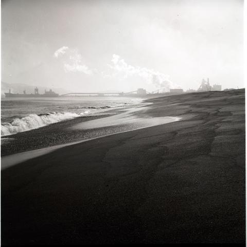 Usina de Huachipato, vista general desde la playa.
