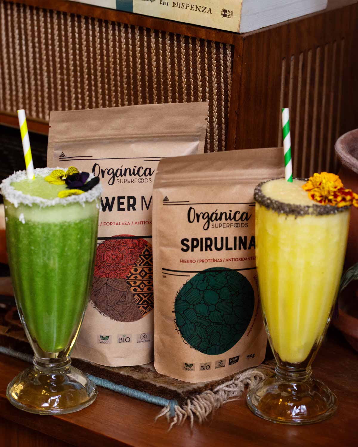 Organic superfood smoothies with spirulina at Faire. Brunch & Drinks, Barcelona
