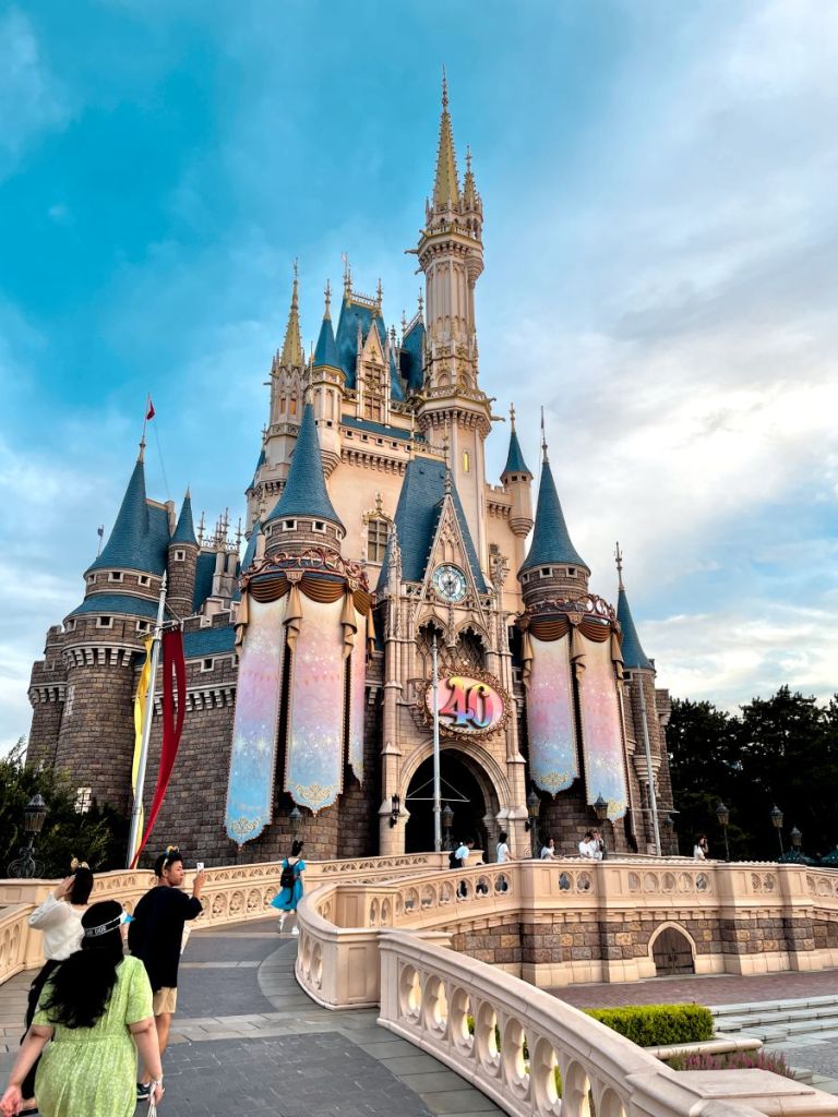tokyo disneyland cinderella castle