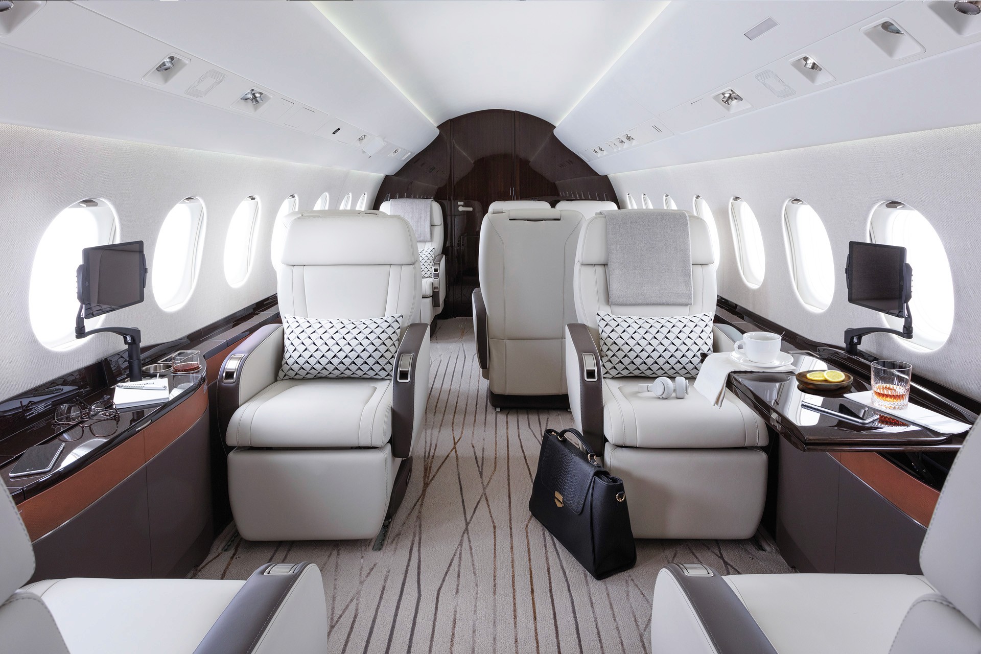 falcon 2000 cabin
