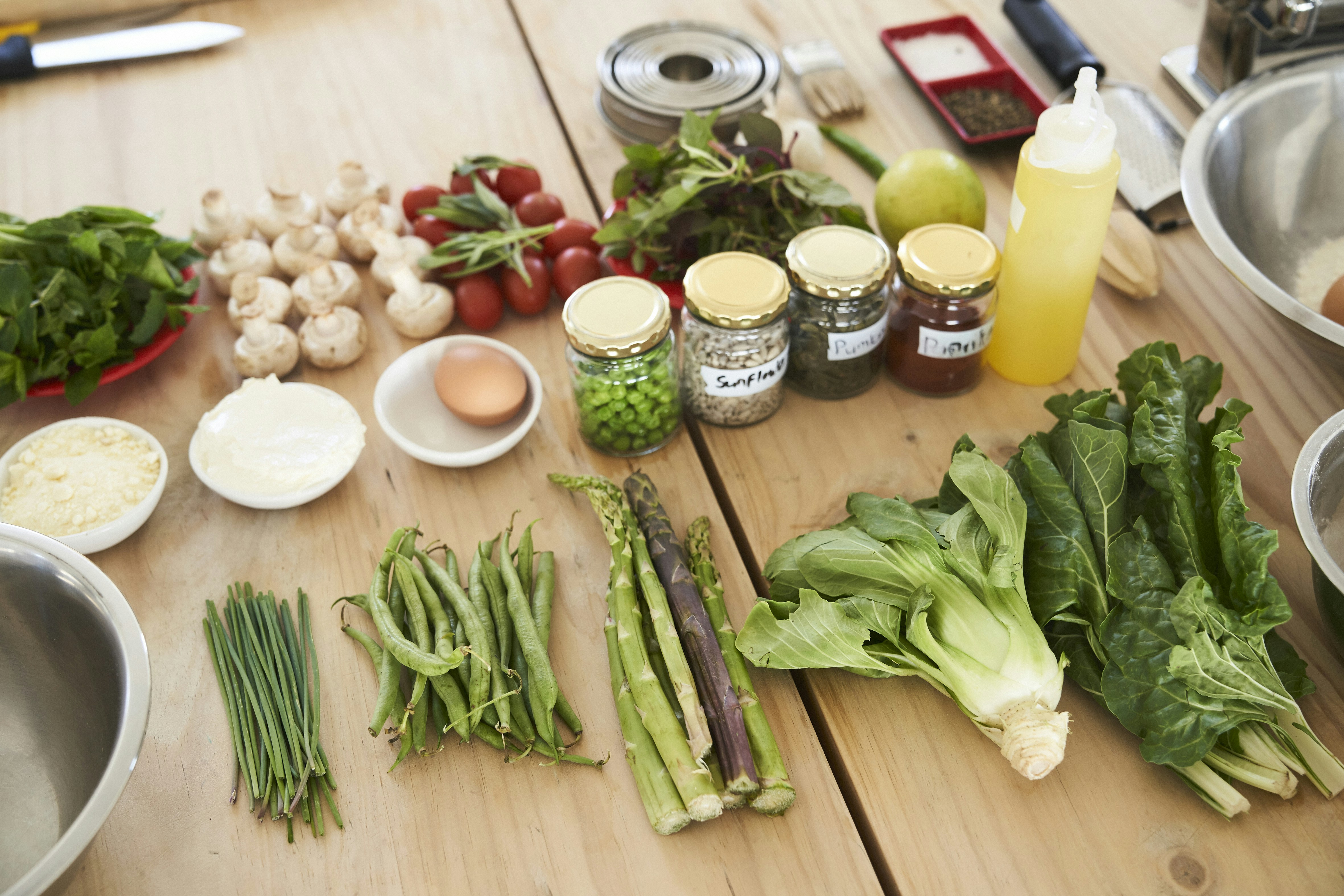 green-vegetable-on-brown-wooden-table - gareth-hubbard (unsplash)./pho
