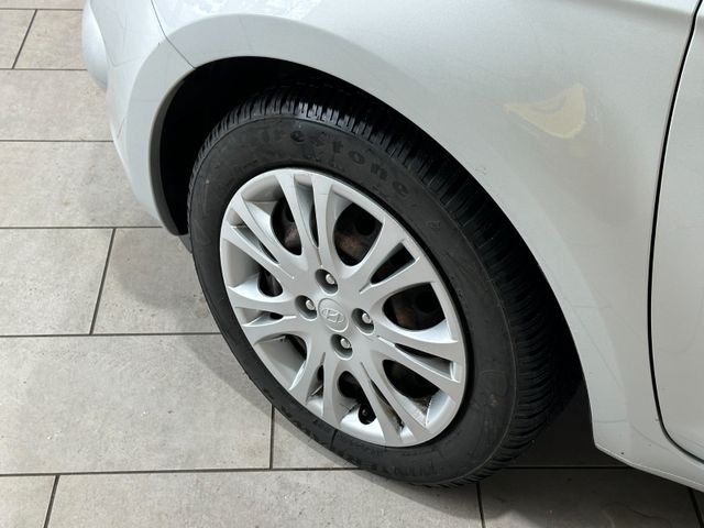 HYUNDAI i20 2012 SILVER Gebrauchtwagen - Galeriebild 5