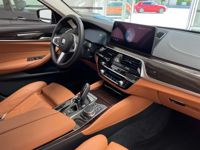 BMW 530 2022 BLACK Gebrauchtwagen - Galeriebild 9