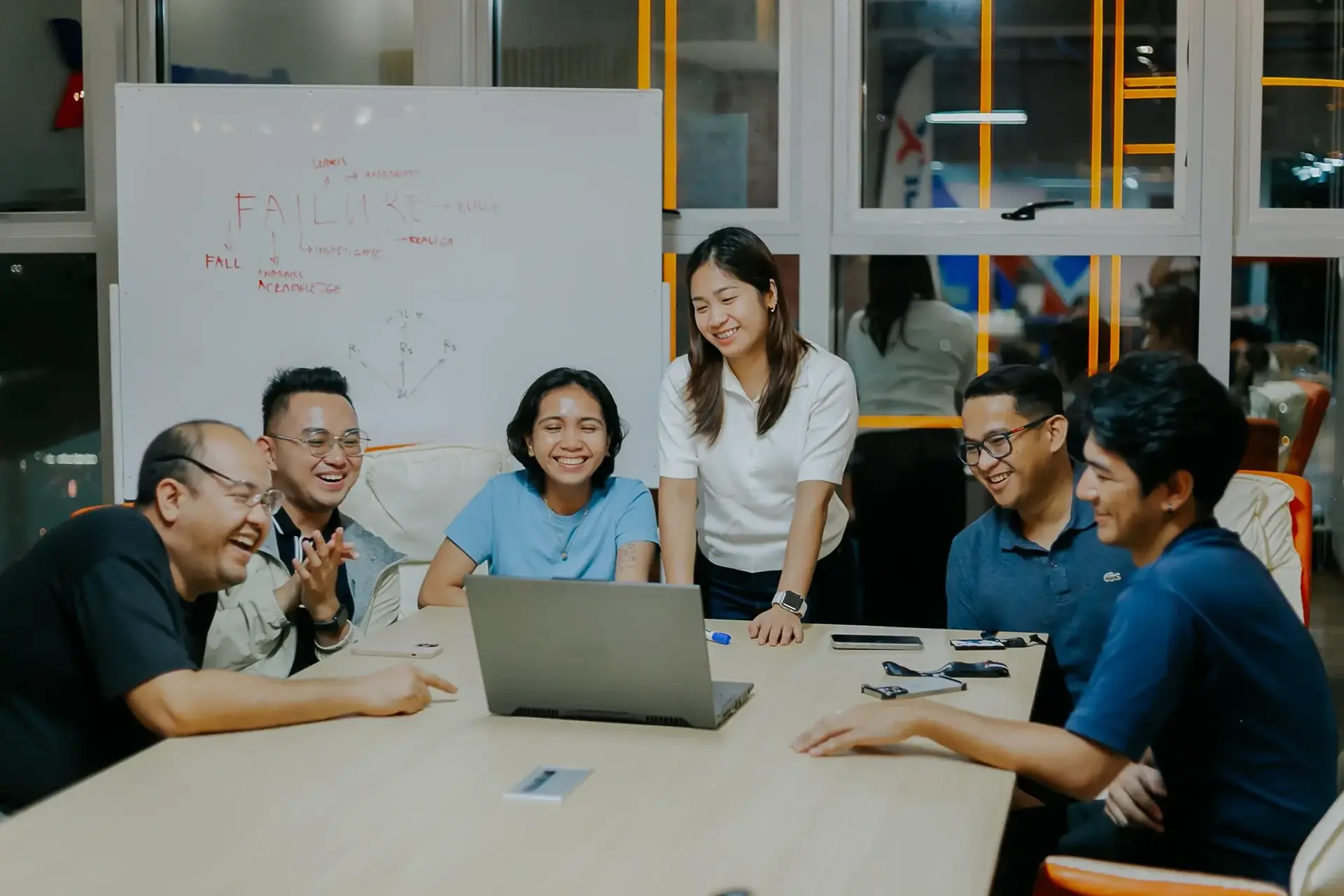 teamworX team discussing a project with a client in the office over video call