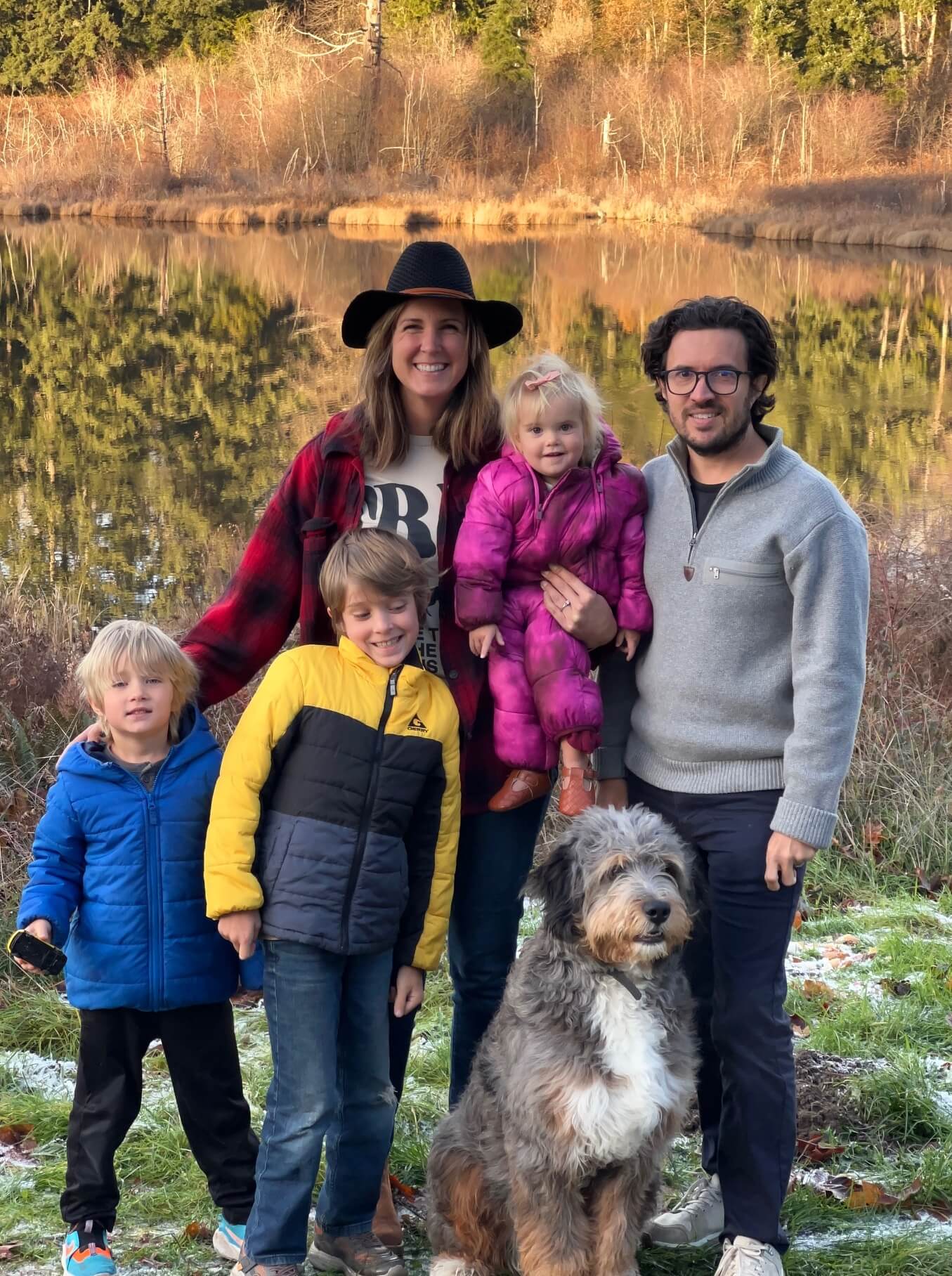 Abby and her husband with their 3 kids