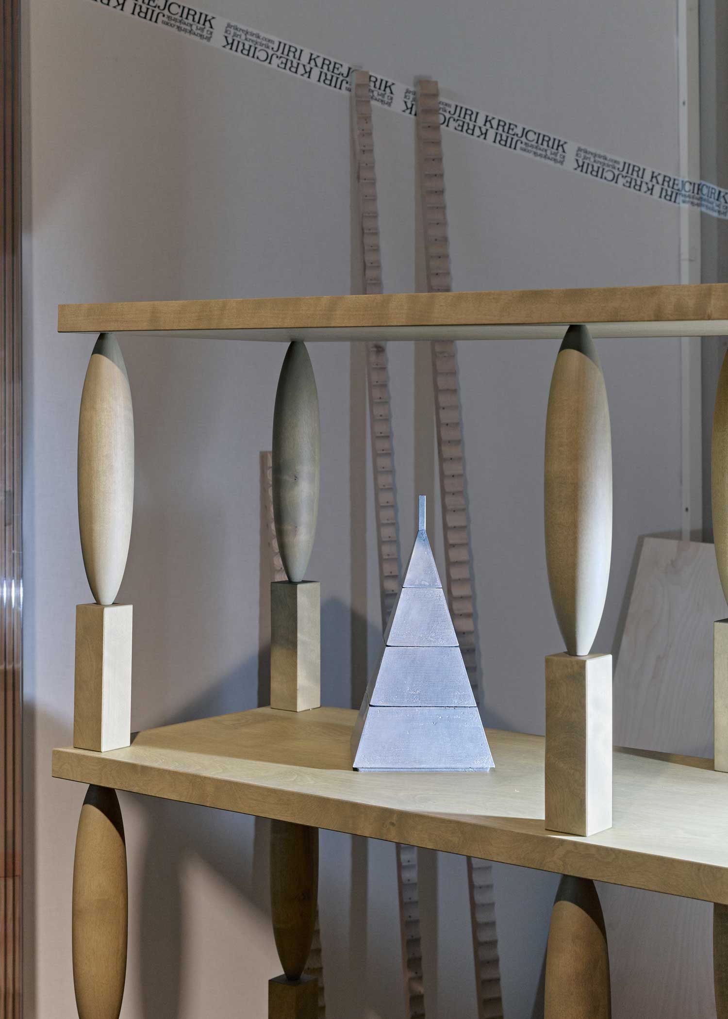 ci4sii2-shelving-multi-purpose-box-pyramid-salone-satellite-jiri-krejcirik