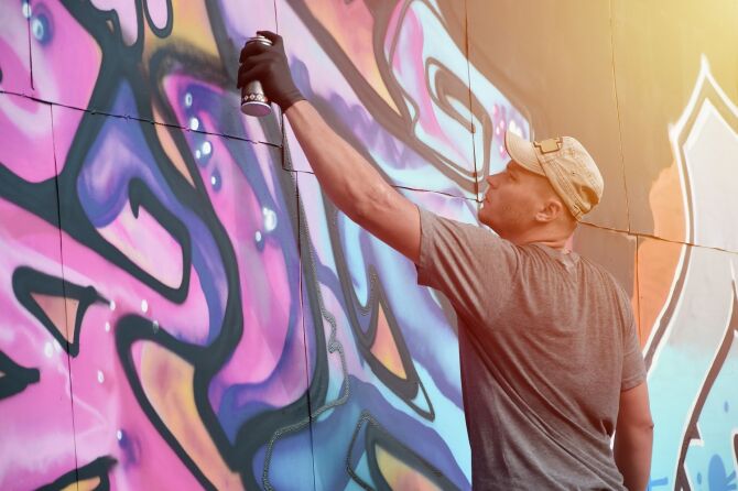 Take an artistic stroll through Leake Street&nbsp;