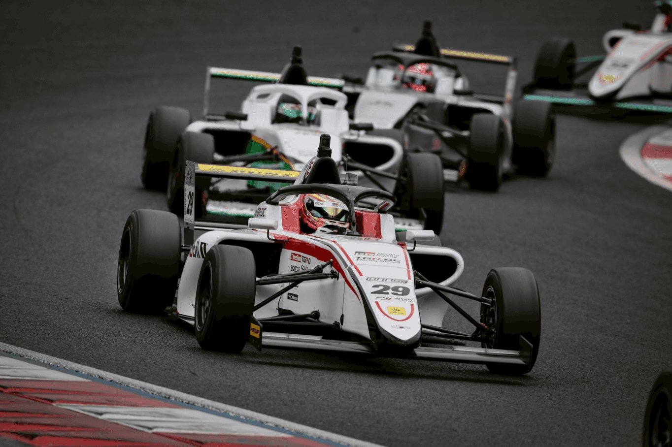Shirasaki and Hirobon Complete Okayama Sweep as F4 Japan's Front-Runners Tighten Their Grip